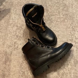 Balmain lace up boots- great condition